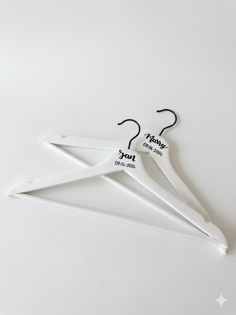 Gepersonaliseerde kledinghanger wit